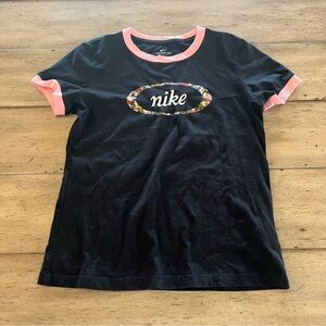 Nike Y2K tee
